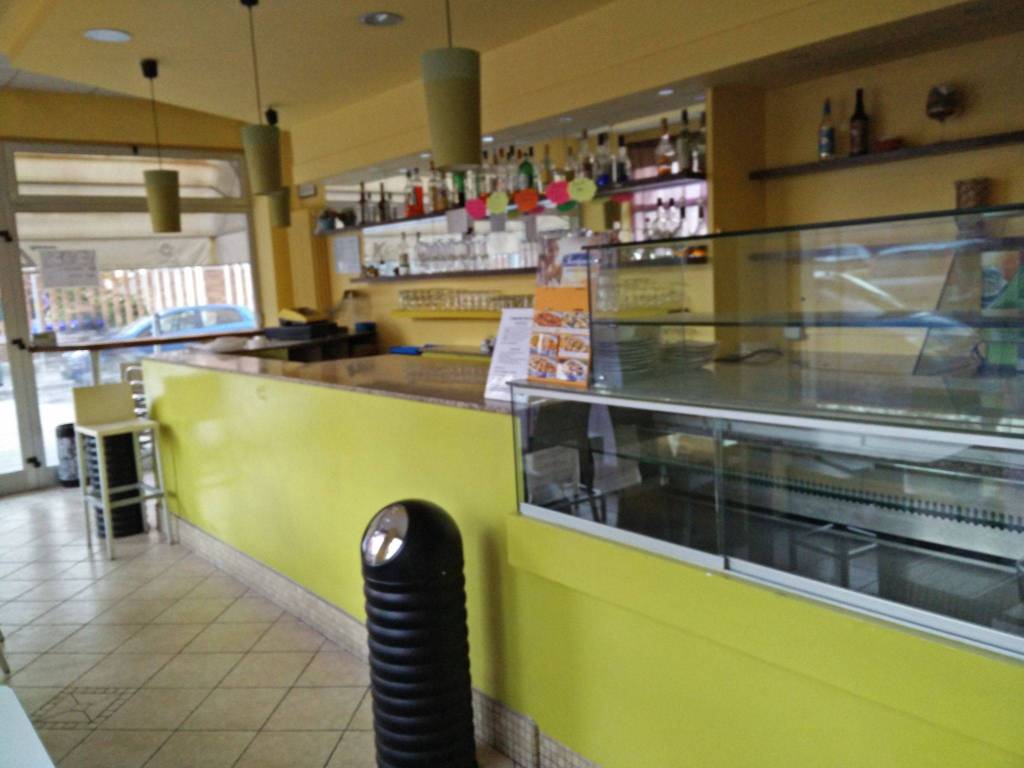 Bar in in affitto da privato a Forlì via Orlando Zanchini, 31