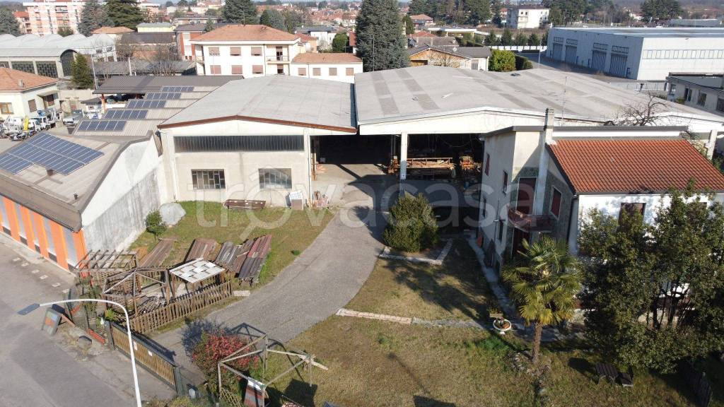 Capannone Industriale in in vendita da privato a Rescaldina via Provinciale Saronnese, 45