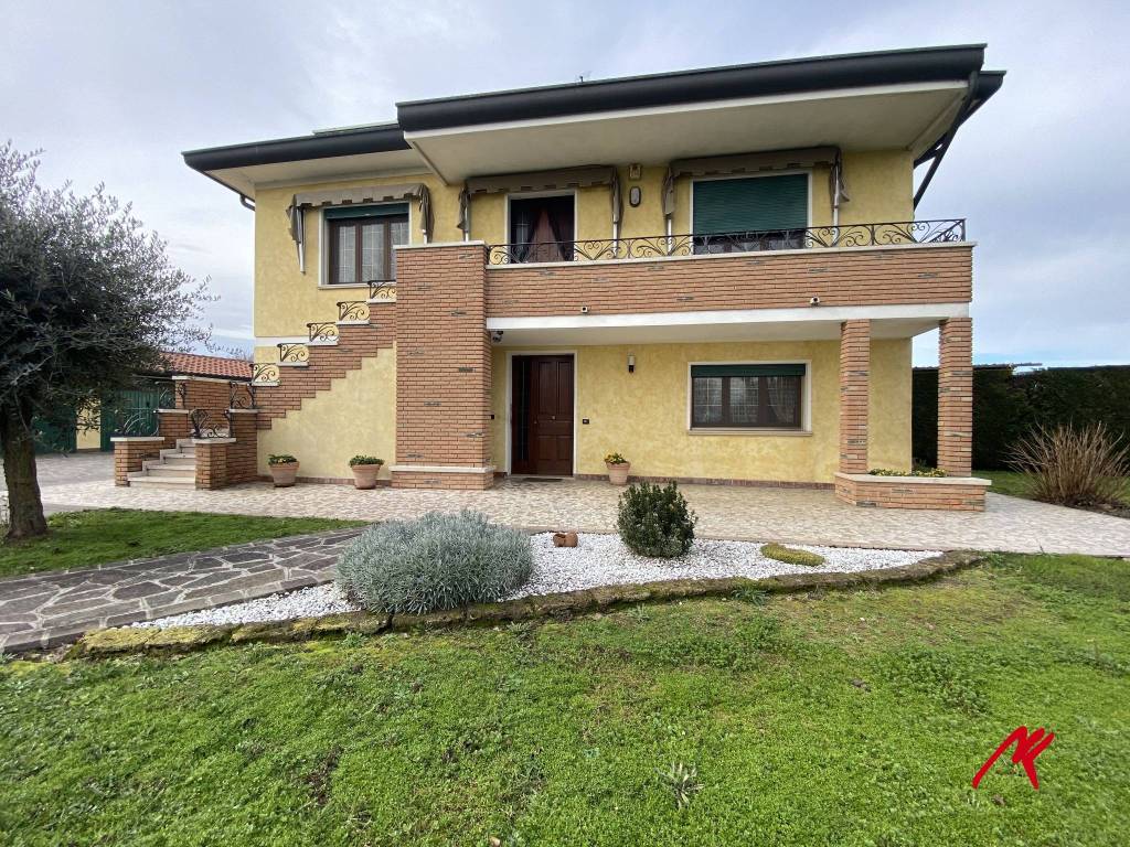Casa Indipendente in vendita a Correzzola