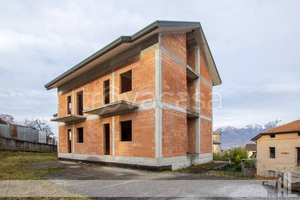 Villa Bifamiliare in vendita a Borgo Valbelluna via Carve, 68