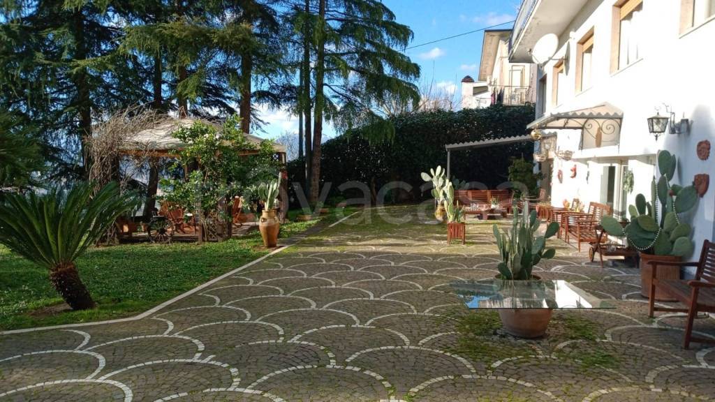 Villa Bifamiliare in vendita a Benevento via Ferdinando Bozza