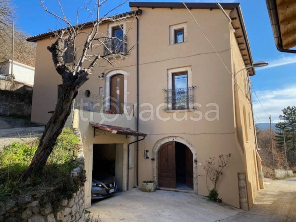Casa Indipendente in vendita a Fagnano Alto