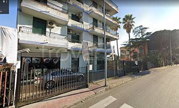 Negozio in affitto a Messina via Adolfo Celi, 33