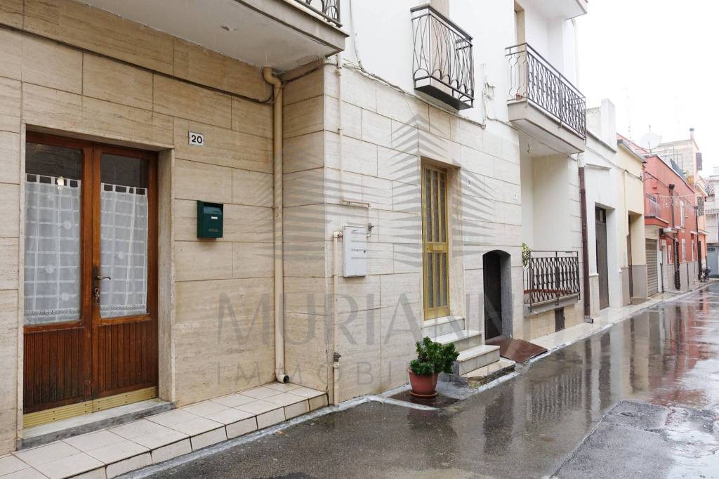 Casa Indipendente in vendita a Sannicandro di Bari via Conte Arcamone, 16