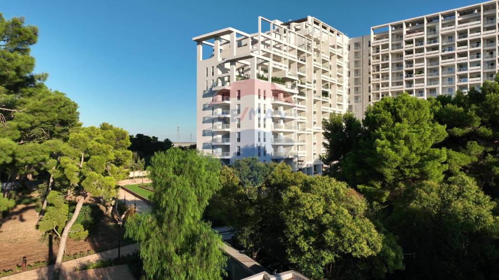 Appartamento in vendita a Bari via Amendola, 182