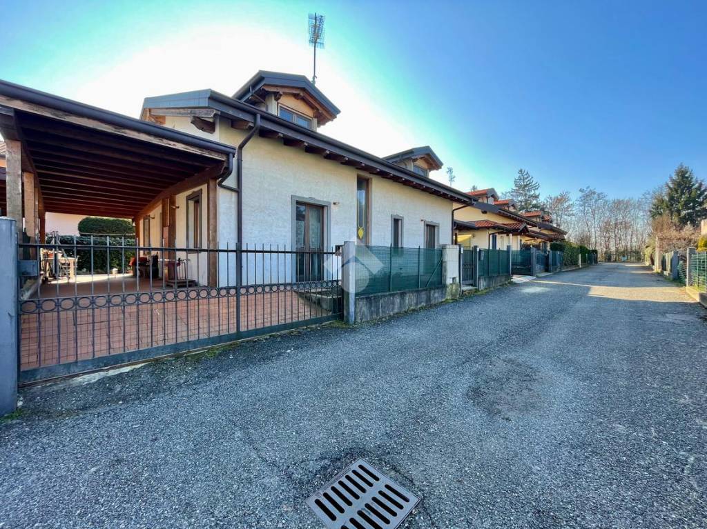 Villa in vendita a Chignolo d'Isola via galileo galieli, 39