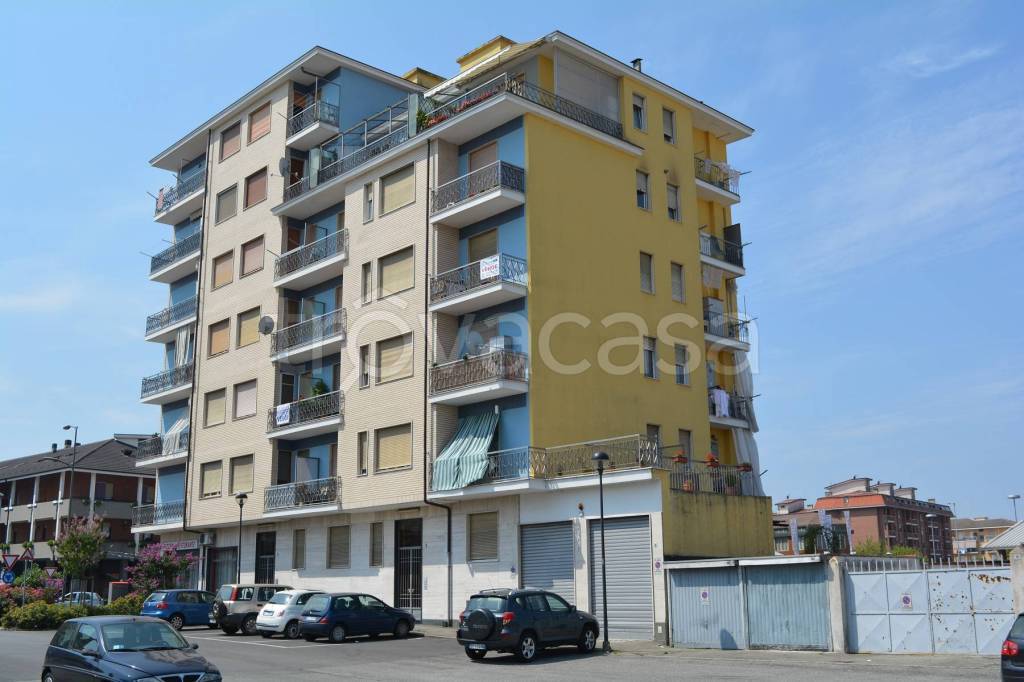 Appartamento in vendita a Carmagnola via Alba, 5