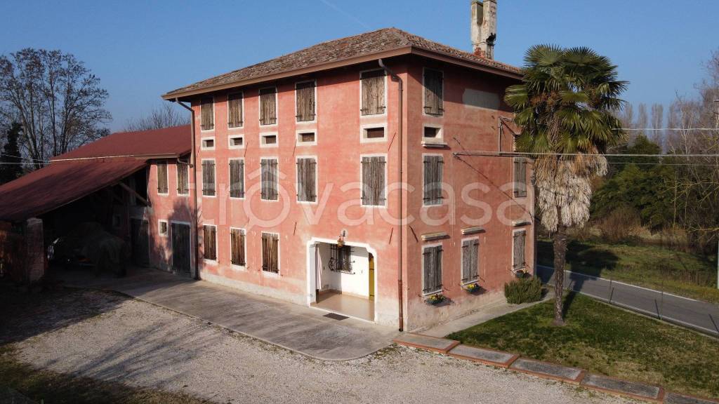 Colonica in vendita a Ceggia via Salezzo