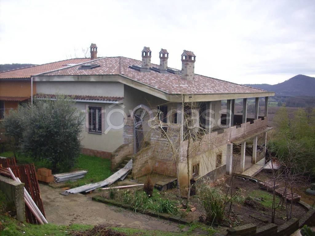 Villa Bifamiliare in vendita a Bassano Romano strada Vicinale di Cacciano, 7/b