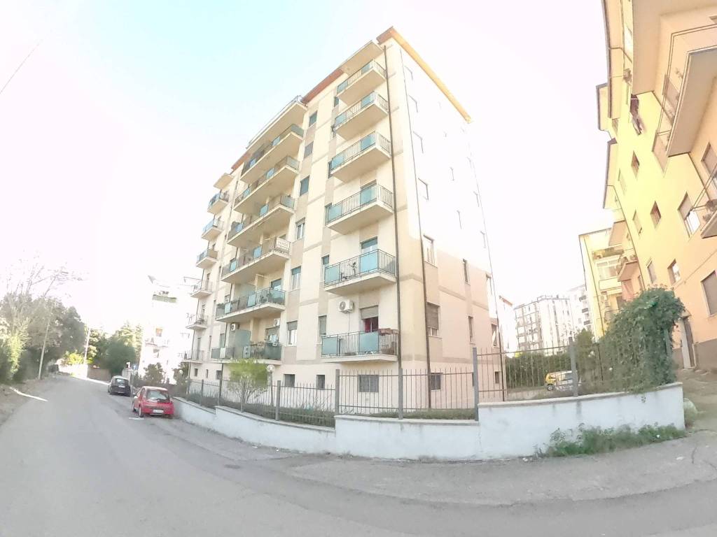 Appartamento in vendita a Cosenza via Fratelli Cervi, 19