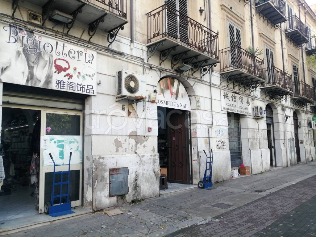 Negozio in vendita a Palermo via Abramo Lincoln, 70