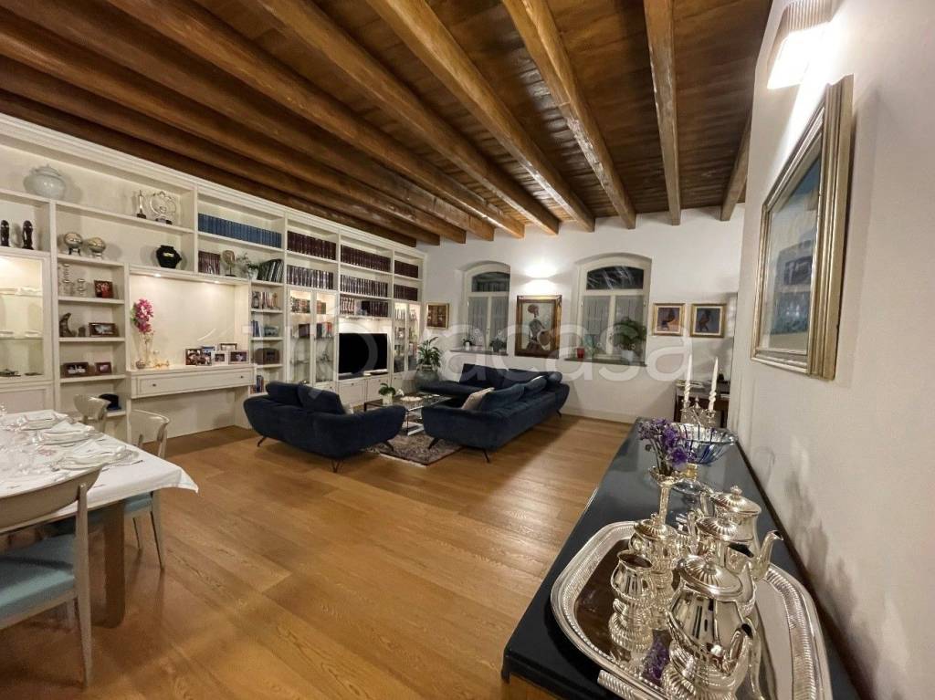 Appartamento in vendita a San Donato Milanese via Luigi Calabresi, 20