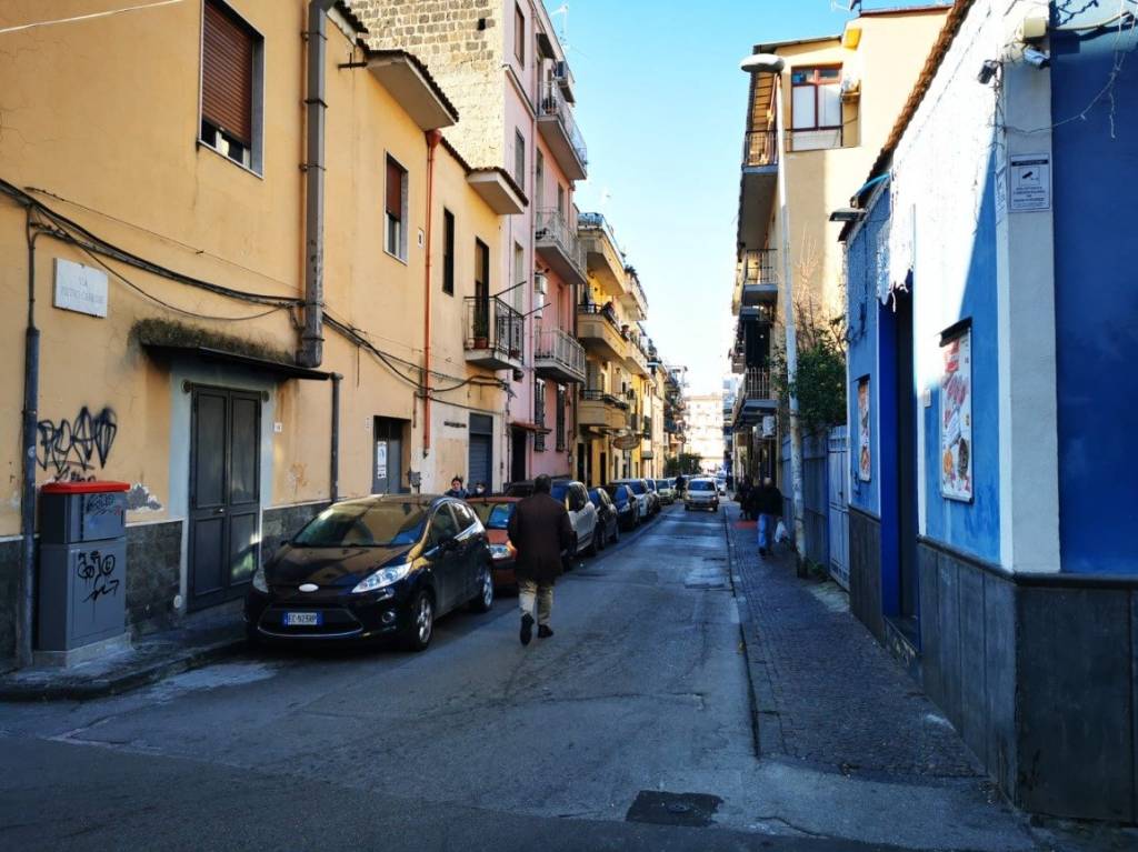 Negozio in affitto a Castellammare di Stabia via Pietro Carrese, 42