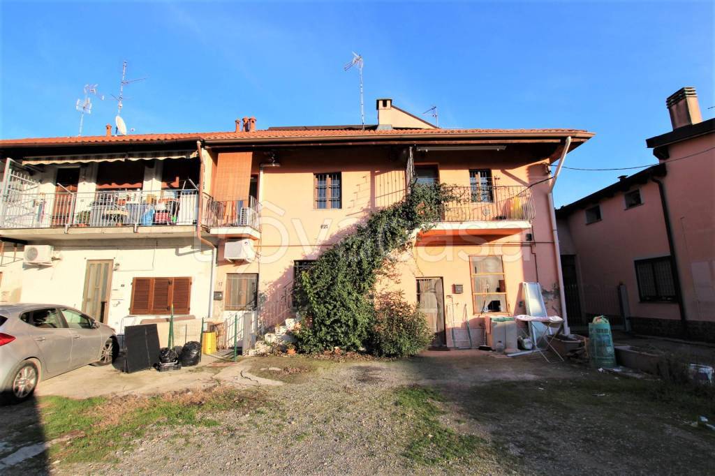 Appartamento in vendita a Cesano Maderno cascina Moriggiola, 17
