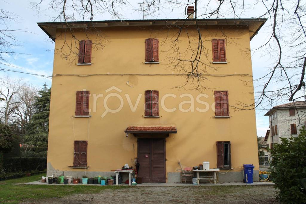 Villa in vendita a Traversetolo via Gabriele d'Annunzio, 27