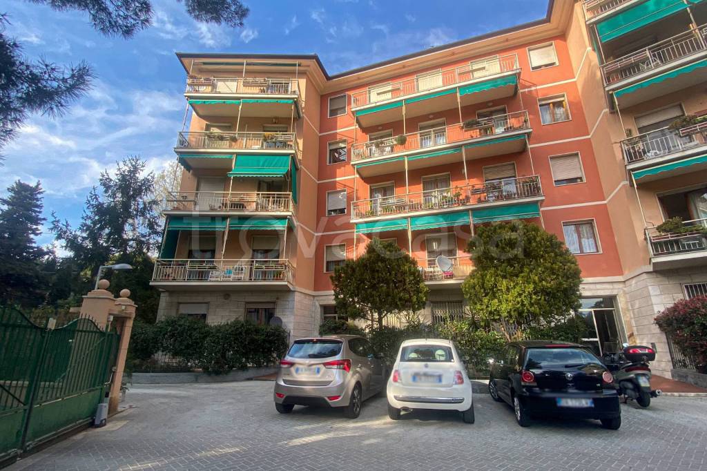 Appartamento in vendita a Genova viale Teano