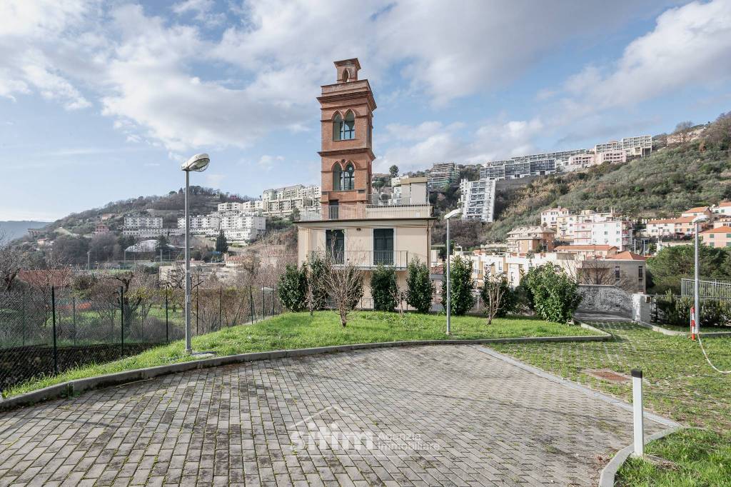 Appartamento in vendita a Genova salita Mermi, 18