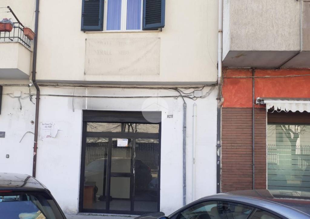 Garage in affitto a Cosenza viale della Repubblica, 129