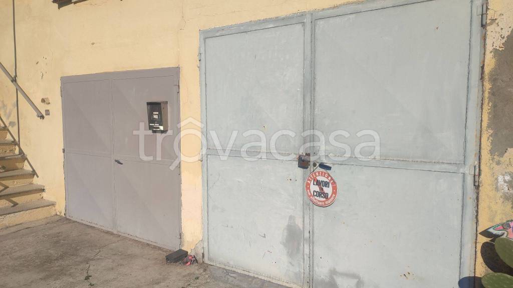 Garage in vendita a Moncalieri via Sestriere, 2