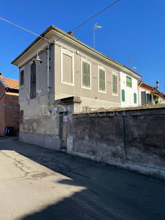 Villa in vendita a Quargnento via Dionigi Motta, 5