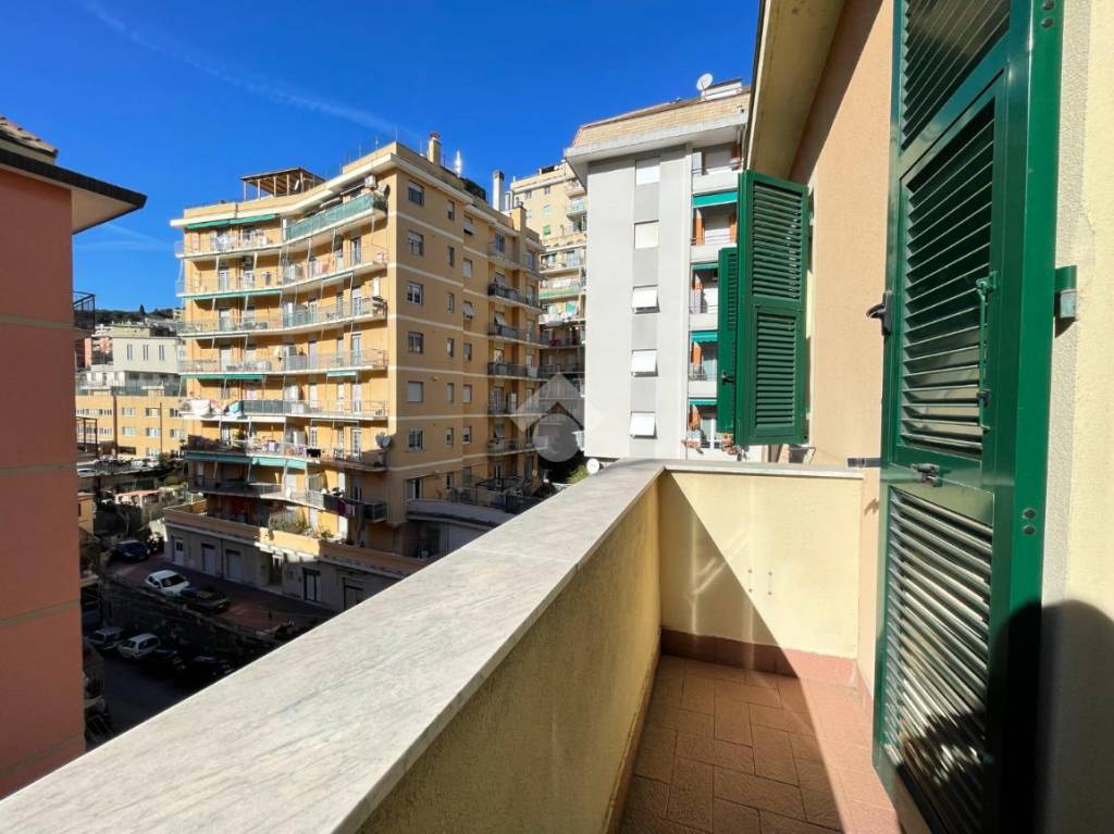 Appartamento in vendita a Genova via Erpidio Berno, 51