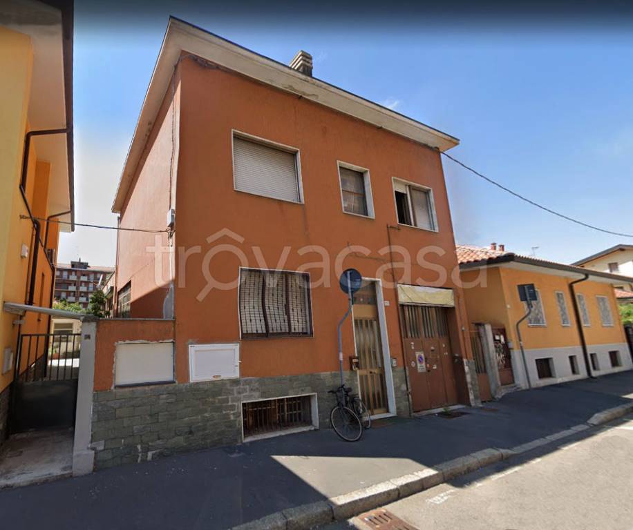 Casa Indipendente in vendita a Sesto San Giovanni via Mantova