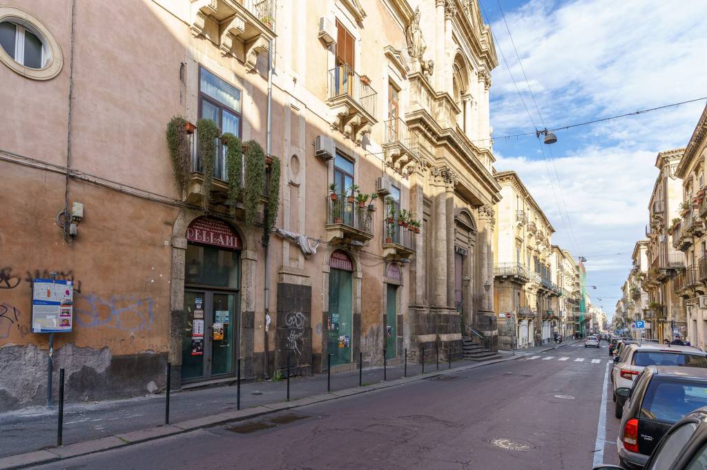 Negozio in vendita a Catania via Vittorio Emanuele ii, 312