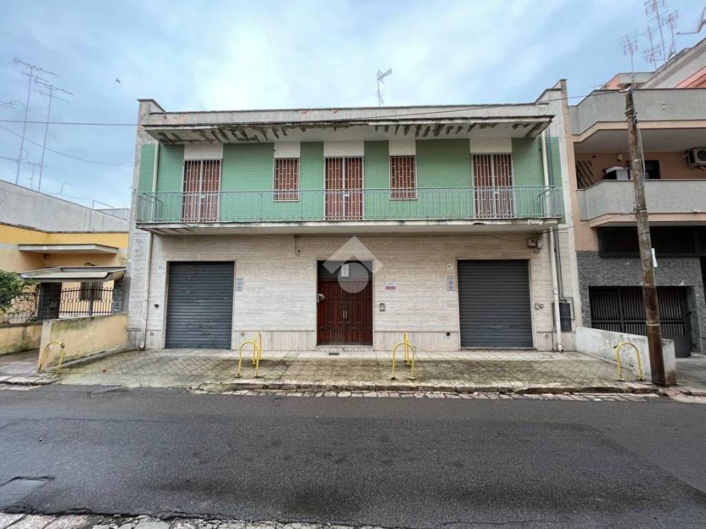 Casa Indipendente in vendita a Brindisi via Malta, 67