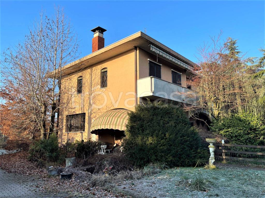 Villa in vendita a Cerro Maggiore via Benedetto Croce, 20
