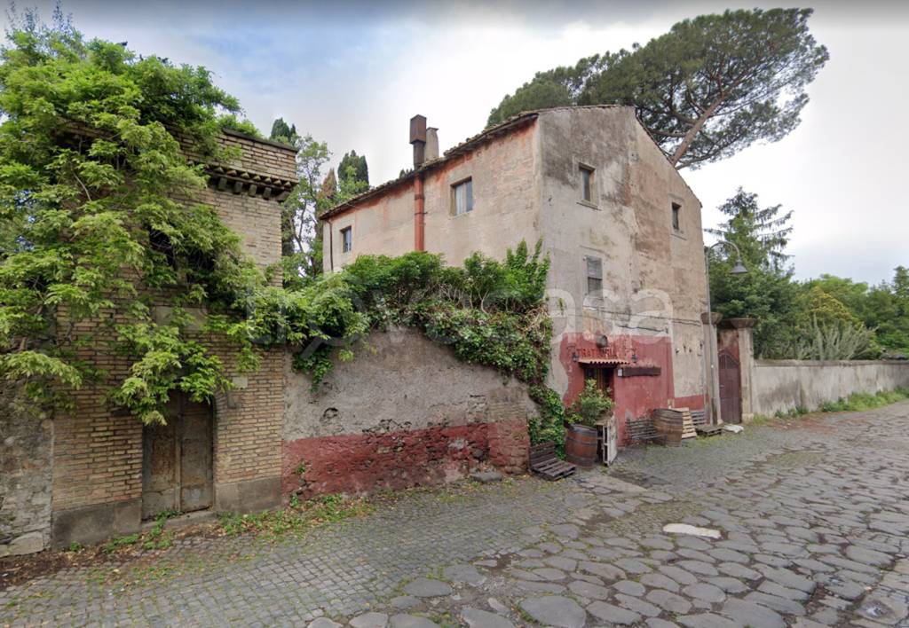 Casa Indipendente in vendita a Roma via Appia Antica,196