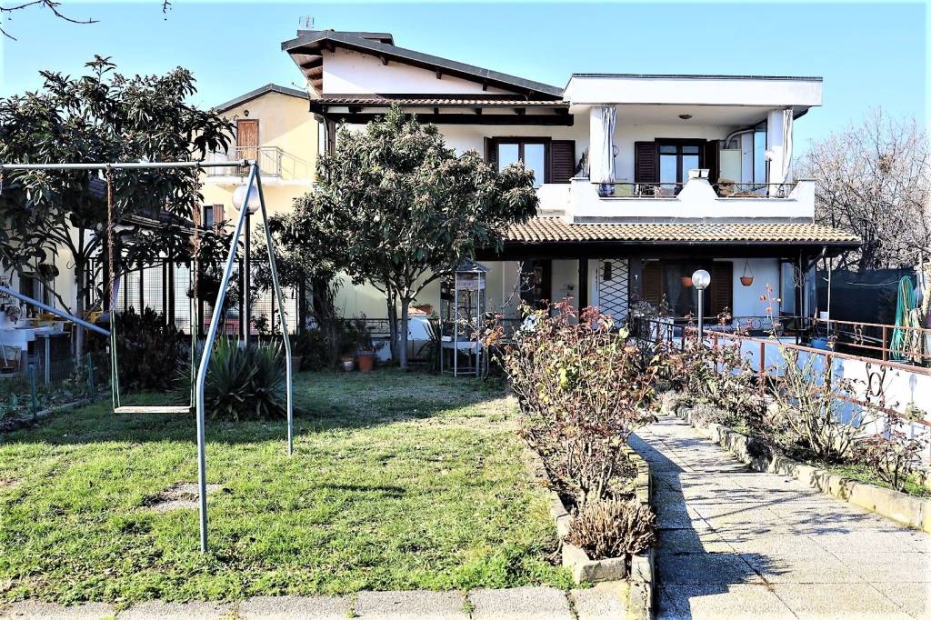 Villa Bifamiliare in vendita a Rivalta di Torino via Fenestrelle