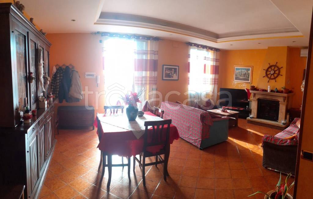 Villa a Schiera in in vendita da privato a Guidonia Montecelio via Poli, 9