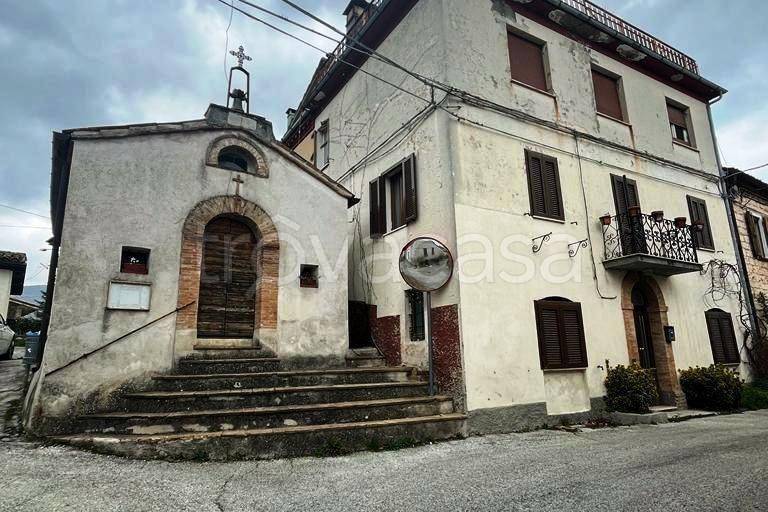 Casa Indipendente in in vendita da privato a Fabriano località Marenella, 41
