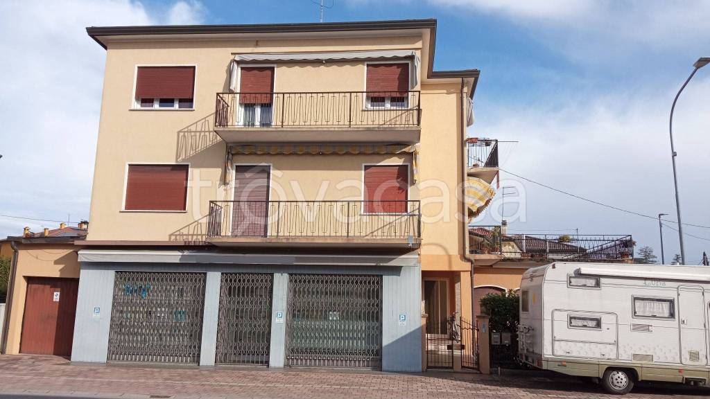 Intero Stabile in in vendita da privato a Carmignano di Brenta via Martiri della Liberazione, 7