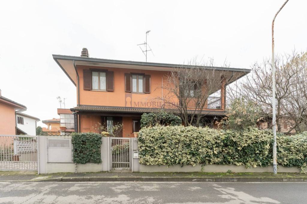 Villa in vendita a San Giuliano Milanese via Fratelli Ruffini, 19