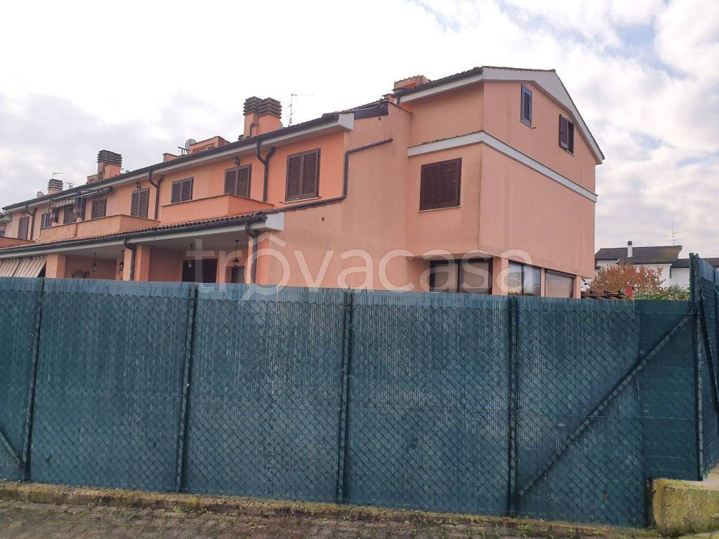 Villa a Schiera in in vendita da privato a Colleferro via San Tommaso d'Aquino, 15