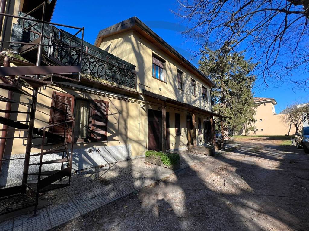Appartamento in vendita a Usmate Velate via Vittorio Emanuele ii, 5