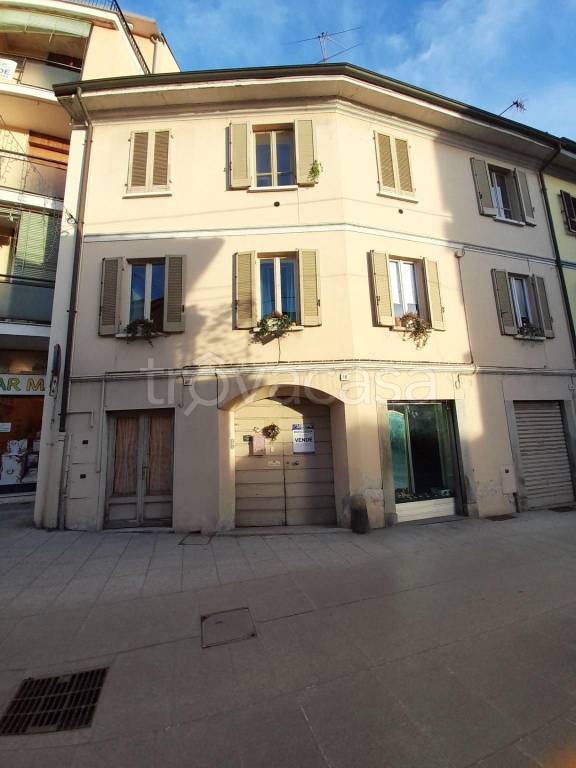 Casa Indipendente in vendita a Borgosesia via Benedetto Cairoli, 18