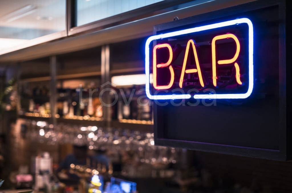 Bar in vendita a Piacenza piazza dei Cavalli