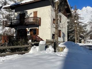 Appartamento in affitto a courmayeur strada grand ru, 2