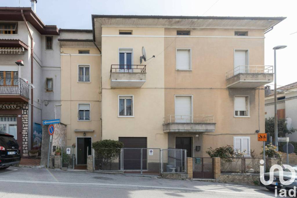 Casa Indipendente in vendita a Castelfidardo via Dante Alighieri, 37