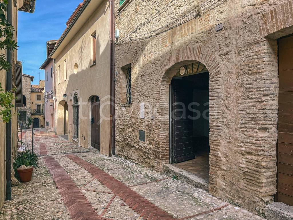 Appartamento in vendita a Castelnuovo di Farfa via Roma