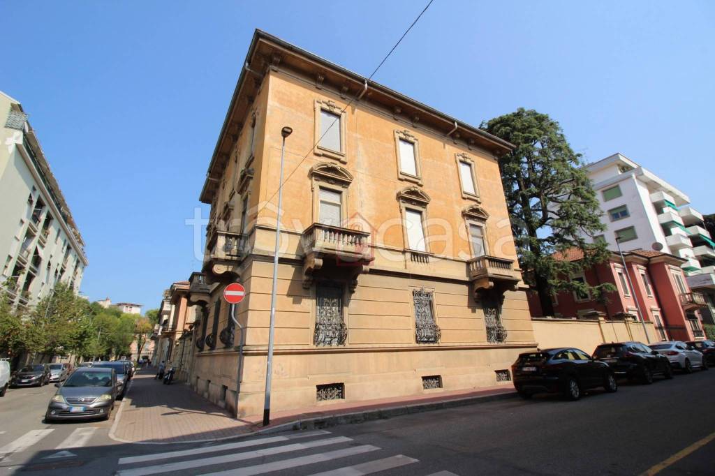 Appartamento in vendita a Vercelli via degli Oldoni, 13