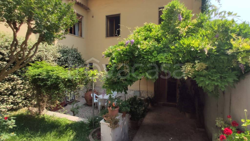 Villa in vendita a Signa via Giuseppe Verdi