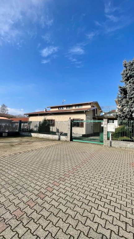 Villa in vendita a Vercelli via Trino, 84