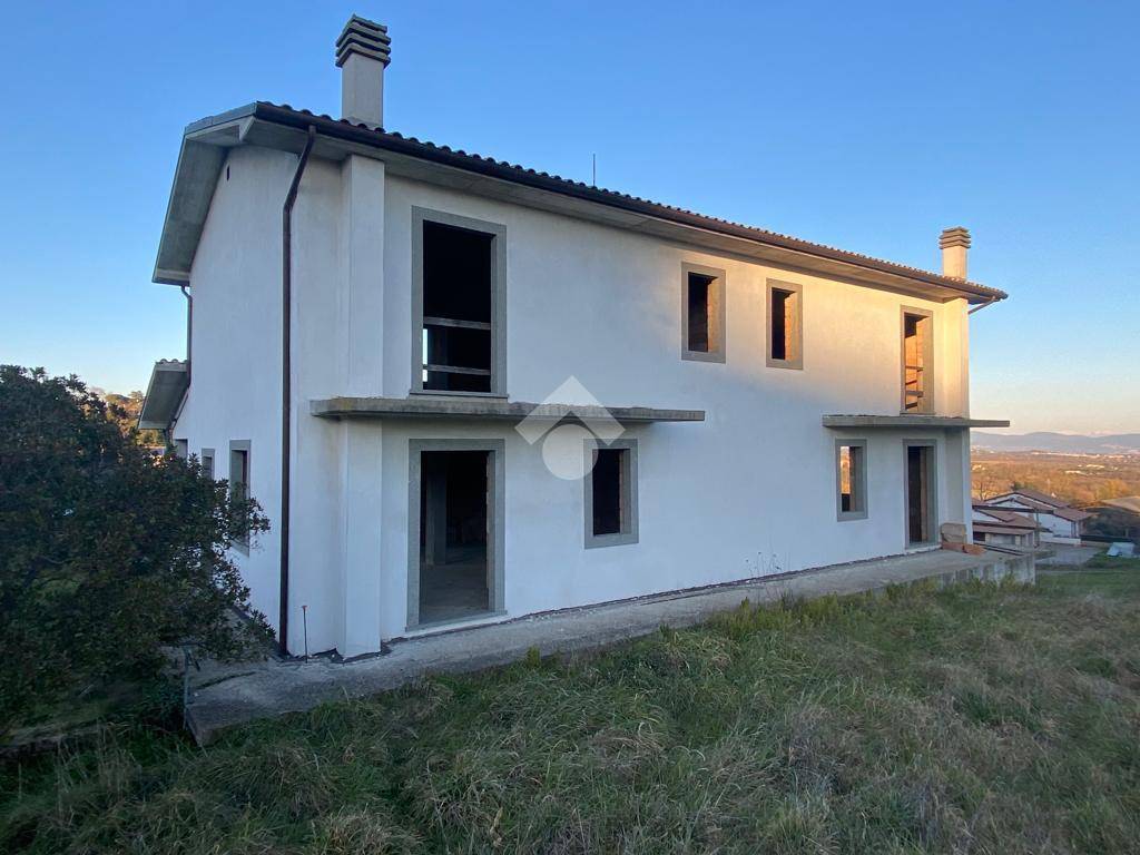 Villa Bifamiliare in vendita a Montefiascone via Bastiglia