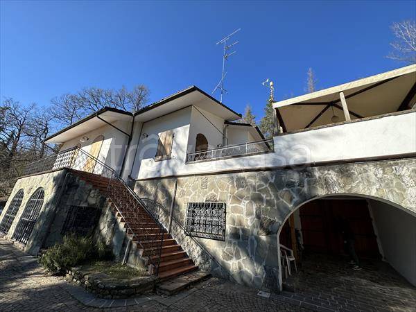 Villa in vendita a Monte San Pietro via Amola, 23