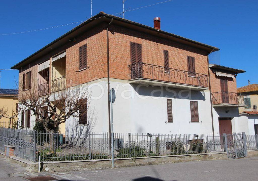 Villa Bifamiliare in vendita a Montepulciano via Fratelli Braschi