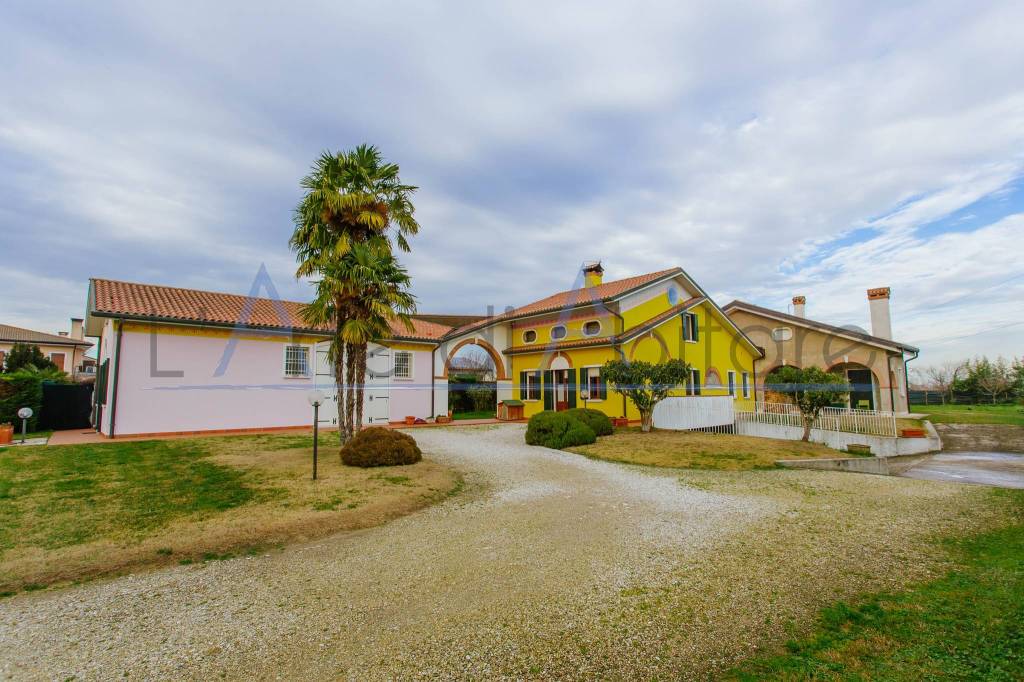Villa in vendita a Saonara via Granzetta