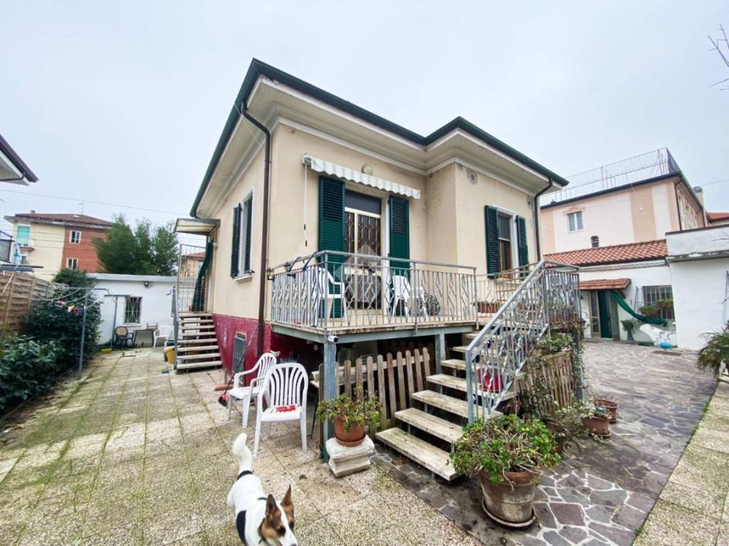 Villa Bifamiliare in vendita a Rimini viale Cesena, 9